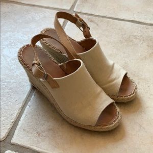 Toms adorable wedges